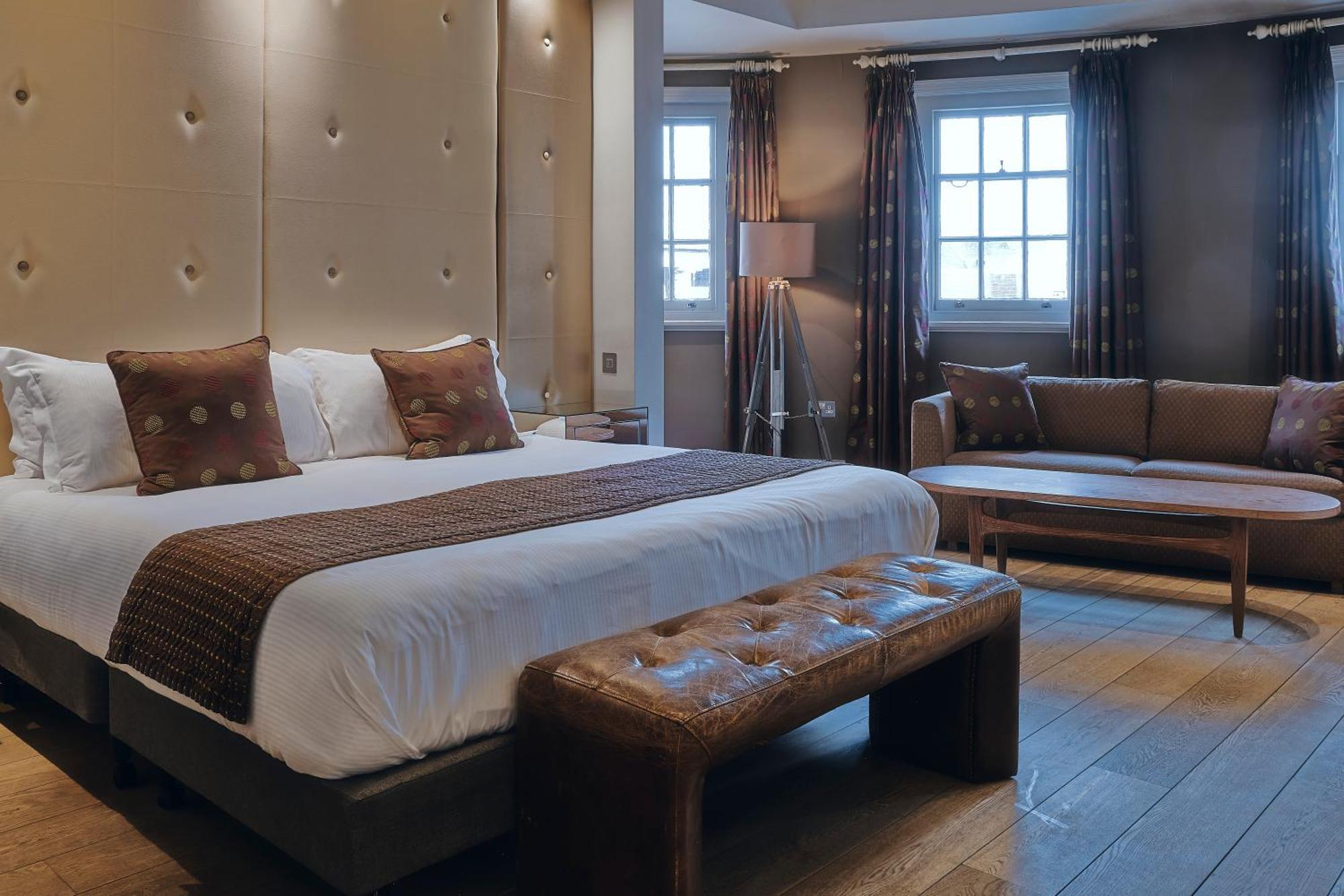 Deluxe Double Room with Bath,1499163427:JPEG